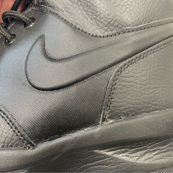 Youth Nike Shoes - Picture 12 of 12